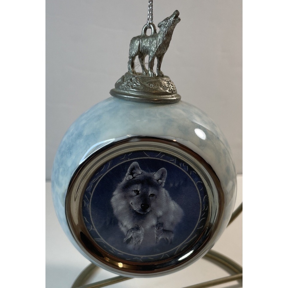 BRADFORD EXCHANGE WOLF ORNAMENT DECORATION "SILVER SCOUT". Ceramic & Pewter
